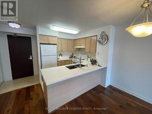 702 - 18 Parkview Avenue, Toronto (Willowdale East), ON - Indoor Photo Showing Kitchen With Double Sink