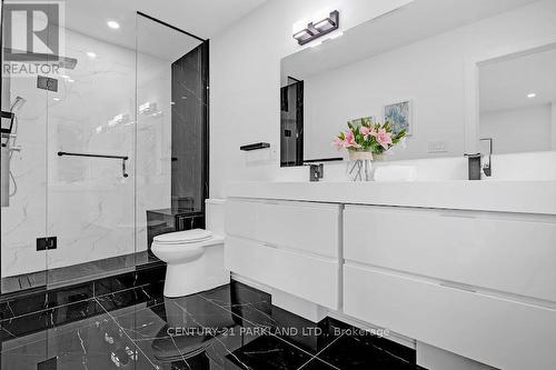 978 Carlaw Avenue, Toronto, ON - Indoor Photo Showing Bathroom