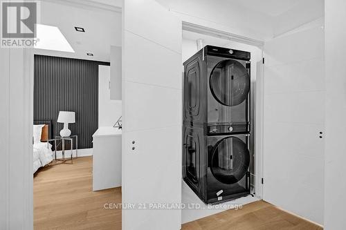 978 Carlaw Avenue, Toronto, ON - Indoor Photo Showing Laundry Room