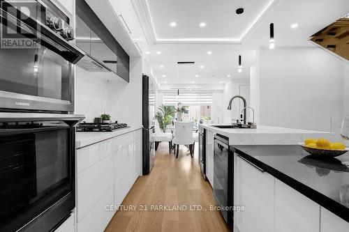 978 Carlaw Avenue, Toronto (Broadview North), ON - Indoor Photo Showing Kitchen With Upgraded Kitchen