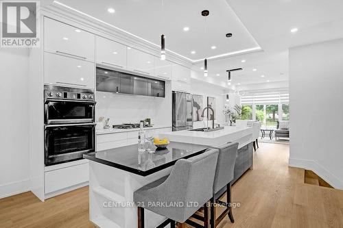 978 Carlaw Avenue, Toronto (Broadview North), ON - Indoor Photo Showing Kitchen With Upgraded Kitchen