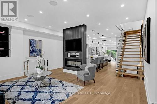 978 Carlaw Avenue, Toronto, ON - Indoor Photo Showing Living Room