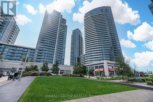 211 - 7165 Yonge Street, Markham (Grandview), ON - Outdoor With Facade