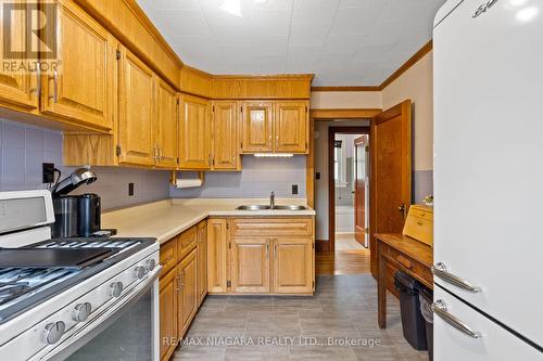 24 Forest Avenue, Port Colborne (Sugarloaf), ON - Indoor Photo Showing Kitchen With Double Sink