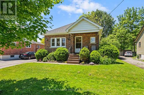 24 Forest Avenue, Port Colborne (Sugarloaf), ON - Outdoor With Facade