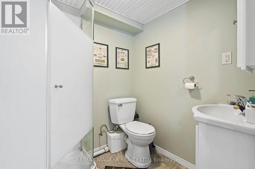 24 Forest Avenue, Port Colborne (Sugarloaf), ON - Indoor Photo Showing Bathroom