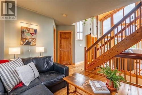 554 Baptist Church Road, Caledonia, ON - Indoor Photo Showing Living Room