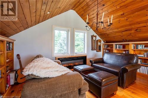 554 Baptist Church Road, Caledonia, ON - Indoor Photo Showing Bedroom