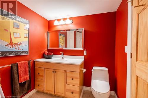 554 Baptist Church Road, Caledonia, ON - Indoor Photo Showing Bathroom