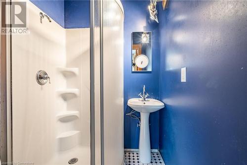 554 Baptist Church Road, Caledonia, ON - Indoor Photo Showing Bathroom