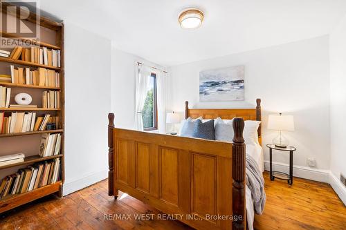 23 Mcmurray Avenue, Toronto, ON - Indoor Photo Showing Bedroom