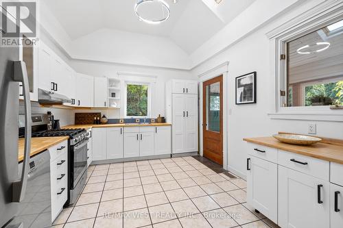 23 Mcmurray Avenue, Toronto, ON - Indoor Photo Showing Kitchen