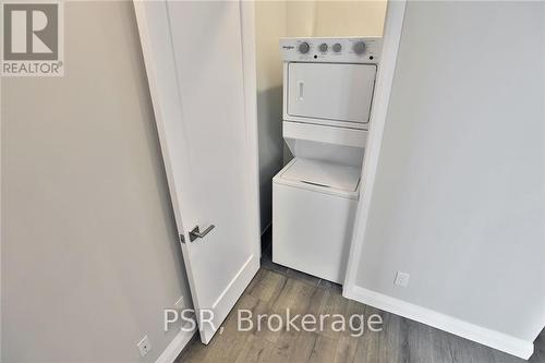 515 - 101 Locke Street S, Hamilton, ON - Indoor Photo Showing Laundry Room