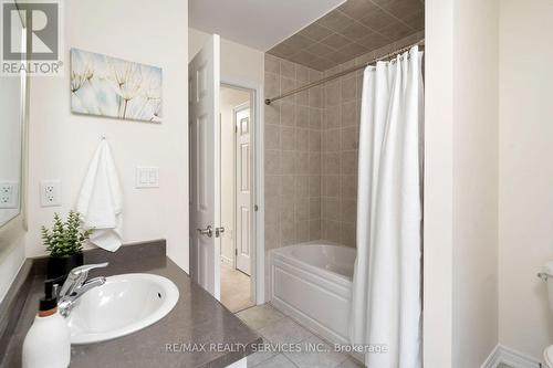 38 Fallview Circle, Caledon, ON - Indoor Photo Showing Bathroom