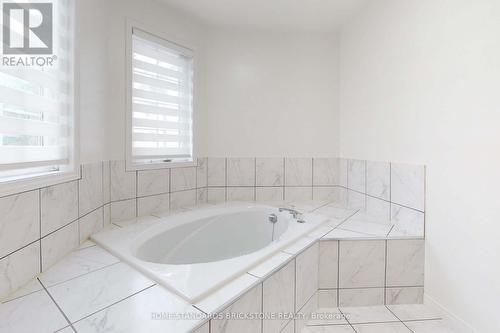 2883 Darien Road, Burlington, ON - Indoor Photo Showing Bathroom