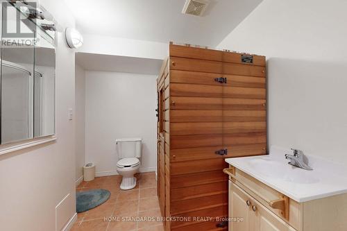 2883 Darien Road, Burlington (Rose), ON - Indoor Photo Showing Bathroom