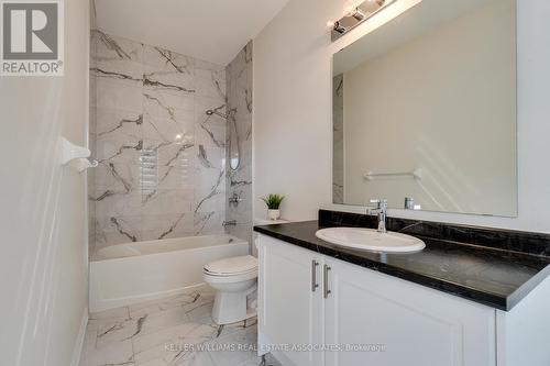 43 Rainbrook Close, Brampton (Sandringham-Wellington), ON - Indoor Photo Showing Bathroom