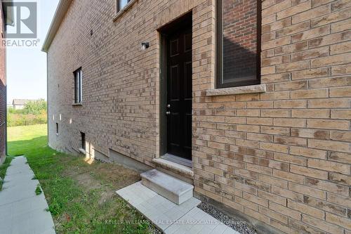 43 Rainbrook Close, Brampton, ON - Indoor Photo Showing Other Room