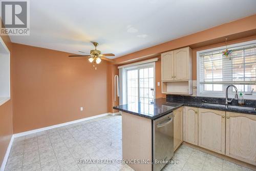 Upper - 172 Native Landing Crescent, Brampton (Fletcher'S Creek Village), ON - Indoor Photo Showing Kitchen