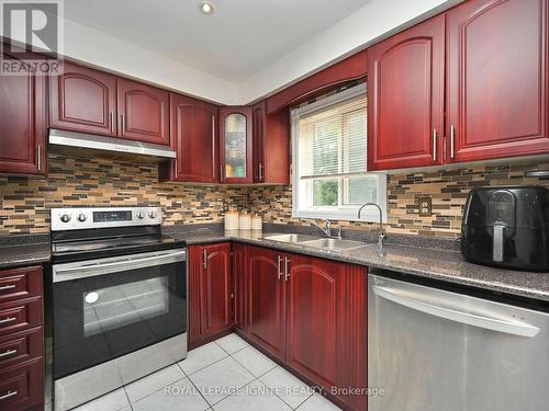 1466 Emerson Lane, Mississauga, ON - Indoor Photo Showing Kitchen With Stainless Steel Kitchen With Double Sink