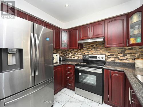 1466 Emerson Lane, Mississauga, ON - Indoor Photo Showing Kitchen With Stainless Steel Kitchen