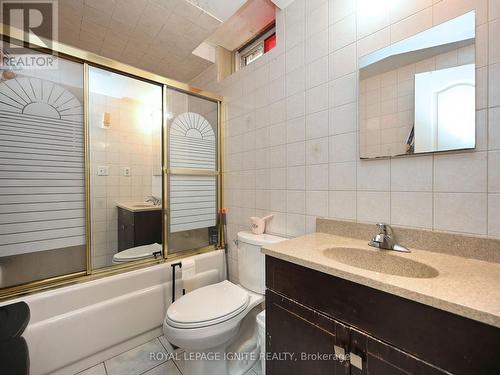 1466 Emerson Lane, Mississauga, ON - Indoor Photo Showing Bathroom