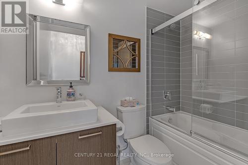 514 - 4800 Highway 7, Vaughan, ON - Indoor Photo Showing Bathroom