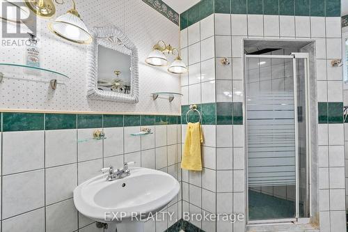 2948 Suntrac Drive, Ramara (Brechin), ON - Indoor Photo Showing Bathroom