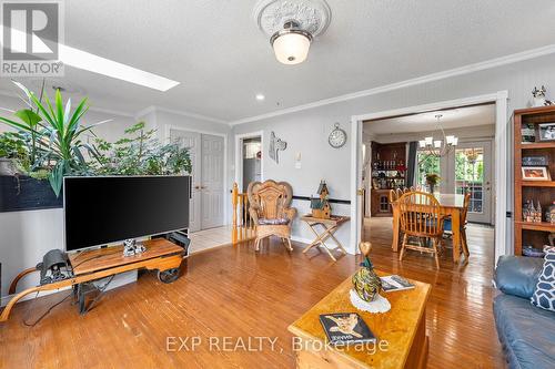 2948 Suntrac Drive, Ramara, ON - Indoor Photo Showing Living Room