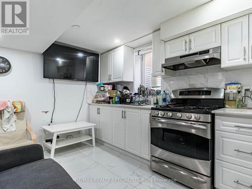 6501 Meltzer Mews, Mississauga (Meadowvale), ON - Indoor Photo Showing Kitchen