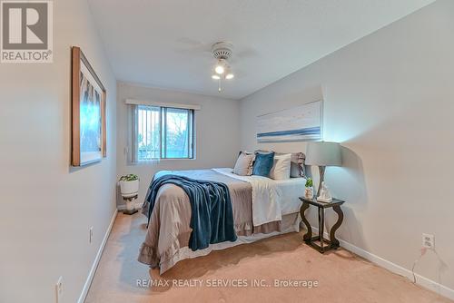 64 - 1330 Mississauga Valley Boulevard, Mississauga, ON - Indoor Photo Showing Bedroom