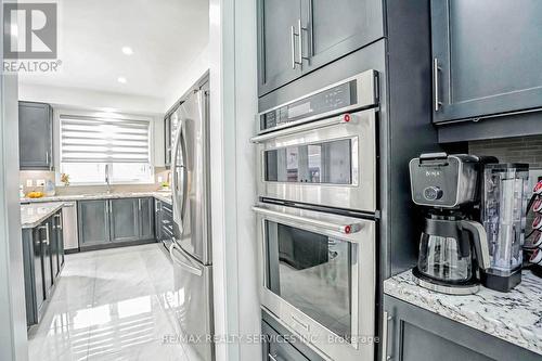 19 Argelia Crescent, Brampton, ON - Indoor Photo Showing Kitchen With Stainless Steel Kitchen With Upgraded Kitchen