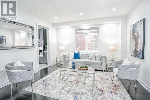 19 Argelia Crescent, Brampton (Credit Valley), ON - Indoor Photo Showing Living Room