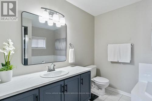 33 Zachary Drive, Brampton (Snelgrove), ON - Indoor Photo Showing Bathroom