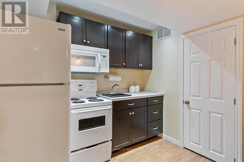 33 Zachary Drive, Brampton (Snelgrove), ON - Indoor Photo Showing Kitchen