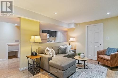 33 Zachary Drive, Brampton (Snelgrove), ON - Indoor Photo Showing Living Room