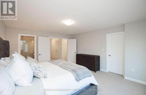 116 Columbus Gate, Hamilton, ON - Indoor Photo Showing Bedroom