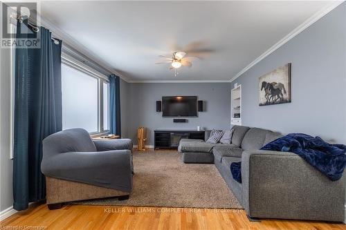 4539 Ontario Street, Lincoln, ON - Indoor Photo Showing Living Room