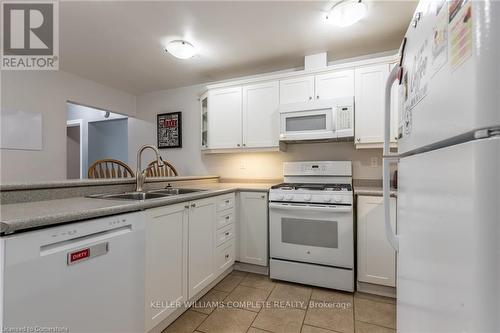 4539 Ontario Street, Lincoln, ON - Indoor Photo Showing Kitchen With Double Sink