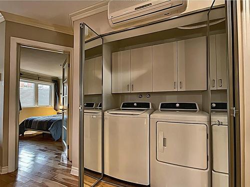 Laundry room - 3-8495 Rue Hochelaga, Montréal (Mercier/Hochelaga-Maisonneuve), QC - Indoor Photo Showing Laundry Room