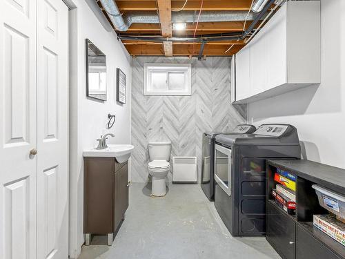 Salle d'eau - 863 Rue Du Domaine, Saint-Jean-Sur-Richelieu, QC - Indoor Photo Showing Laundry Room