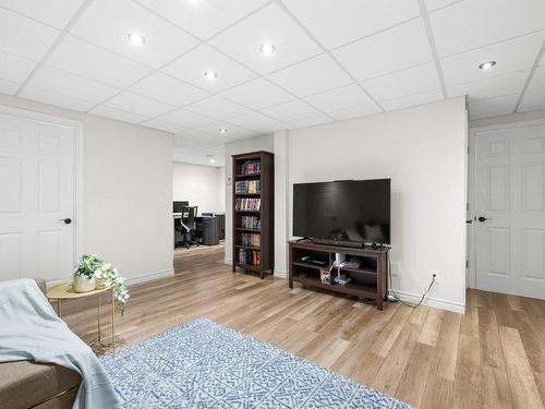 Salon - 372Z  - 374Z Ch. De Gosford, Shannon, QC - Indoor Photo Showing Living Room