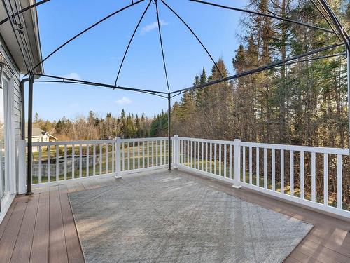 Balcon - 372Z  - 374Z Ch. De Gosford, Shannon, QC - Outdoor With Deck Patio Veranda With Exterior