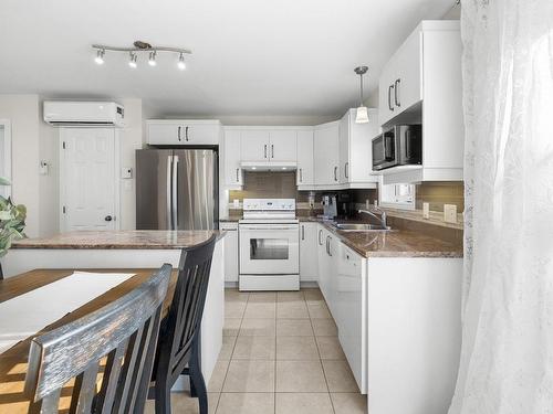 Cuisine - 372Z  - 374Z Ch. De Gosford, Shannon, QC - Indoor Photo Showing Kitchen