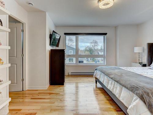 Master bedroom - 4750 55E Avenue, Laval (Laval-Ouest), QC - Indoor Photo Showing Bedroom