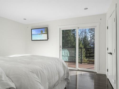 3205 Nelson Drive, Shuniah, ON - Indoor Photo Showing Bedroom