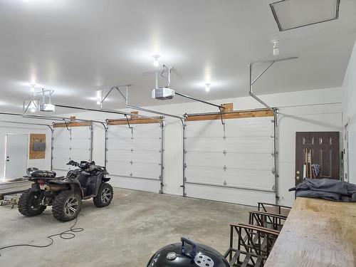 3205 Nelson Drive, Shuniah, ON - Indoor Photo Showing Garage