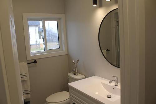 494 Dawson Street, Thunder Bay, ON - Indoor Photo Showing Bathroom