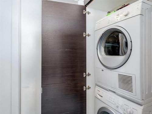 303-770 Fisgard St, Victoria, BC - Indoor Photo Showing Laundry Room