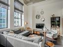 303-770 Fisgard St, Victoria, BC  - Indoor Photo Showing Living Room 